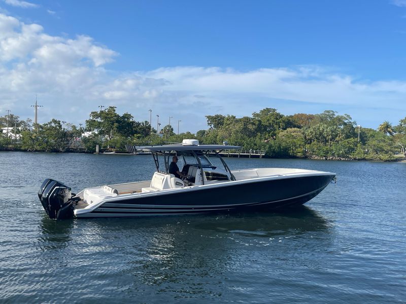 2021 Nor-Tech 390 Center Console