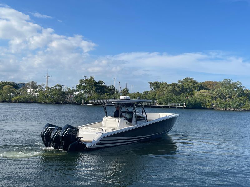 2021 Nor-Tech 390 Center Console