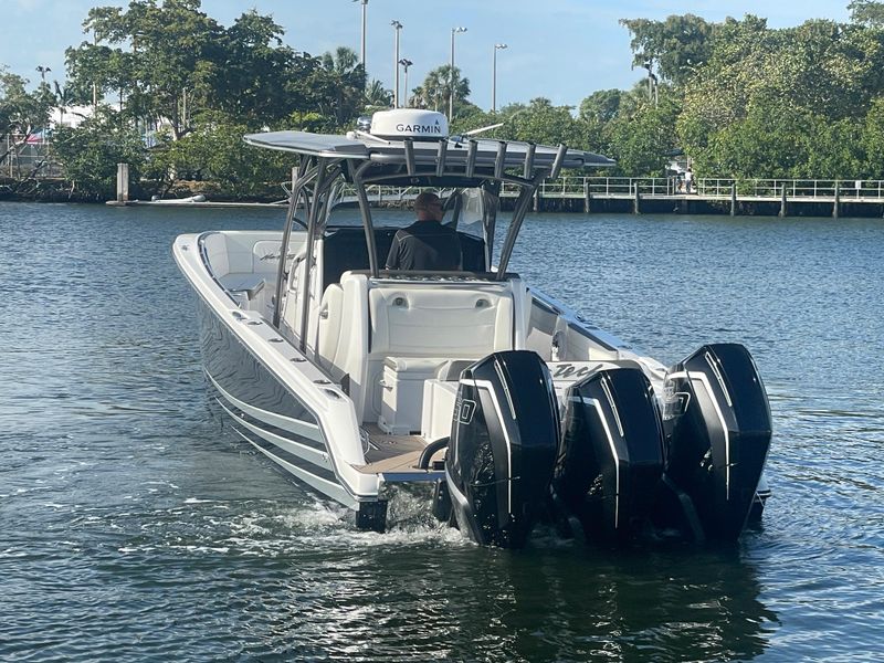 2021 Nor-Tech 390 Center Console