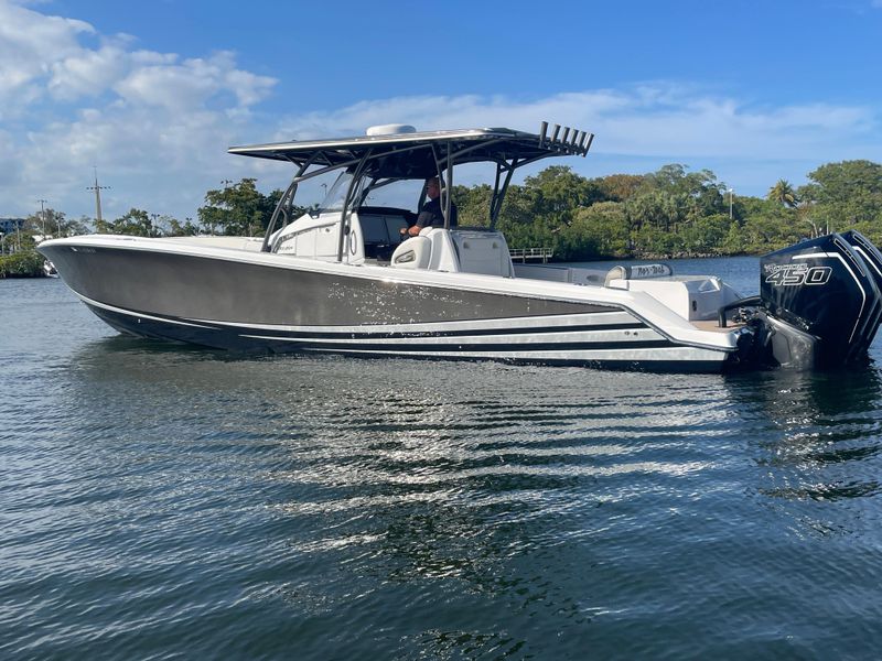 2021 Nor-Tech 390 Center Console