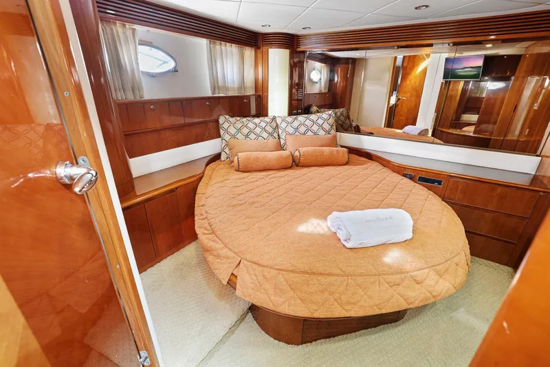 Dismissed Yacht Photos Pics 