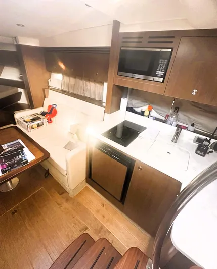 Salt Shaker Yacht Photos Pics 