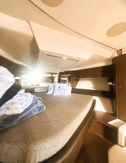 Salt Shaker Yacht Photos Pics 