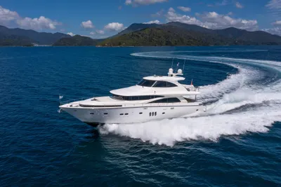 Johnson 75 Motor Yacht