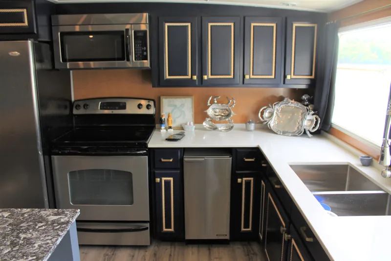 Sweet Freedom Yacht Photos Pics 