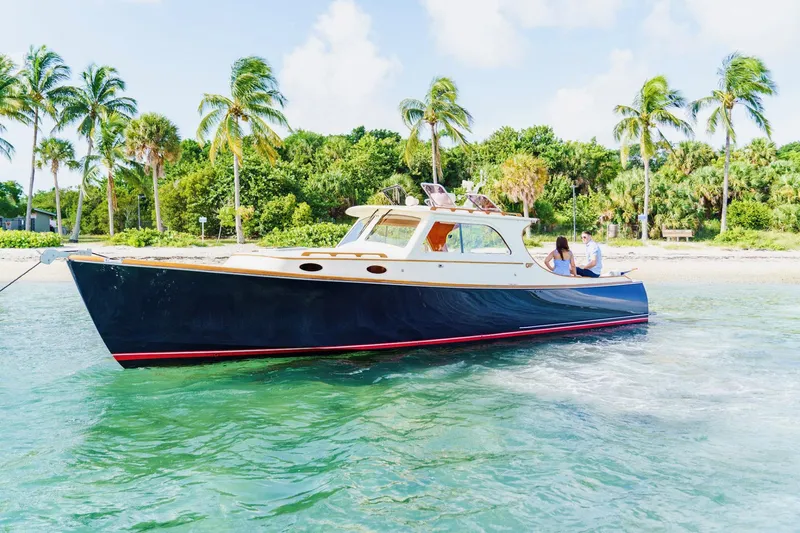 Legacy II Yacht Photos Pics 