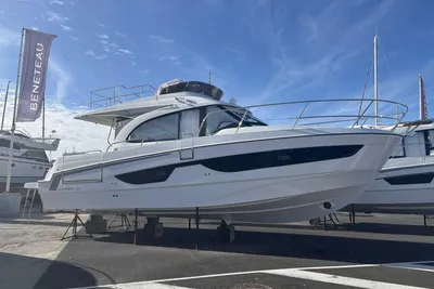 2025 Beneteau Antares 11 Fly OB