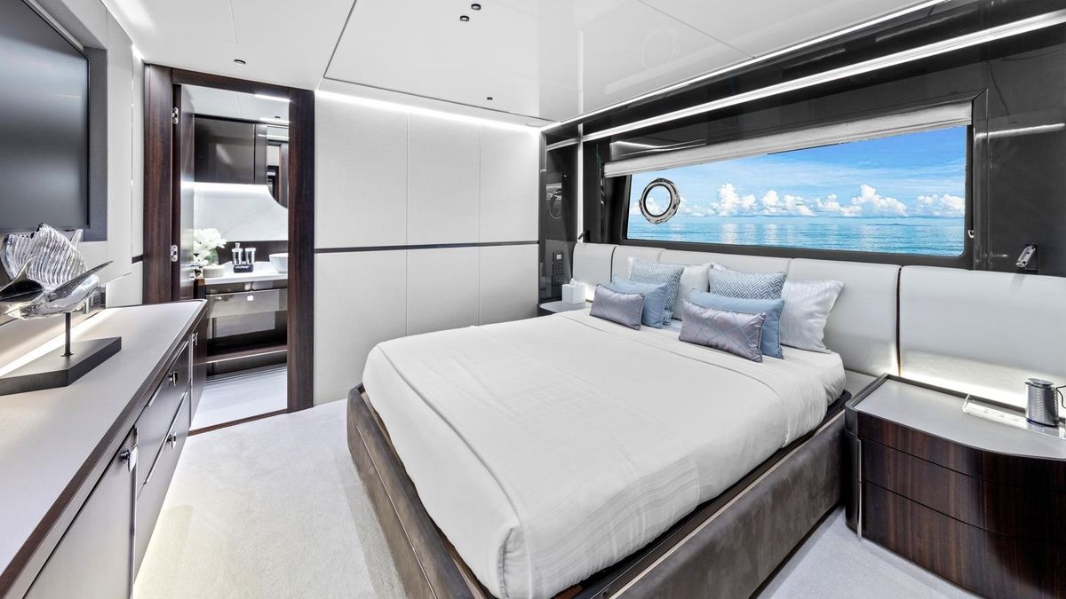 2024 Sunseeker 98 