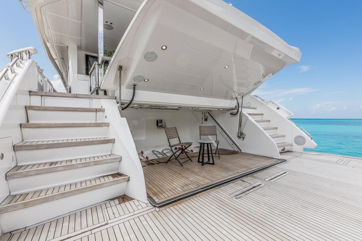 2024 Sunseeker 98 
