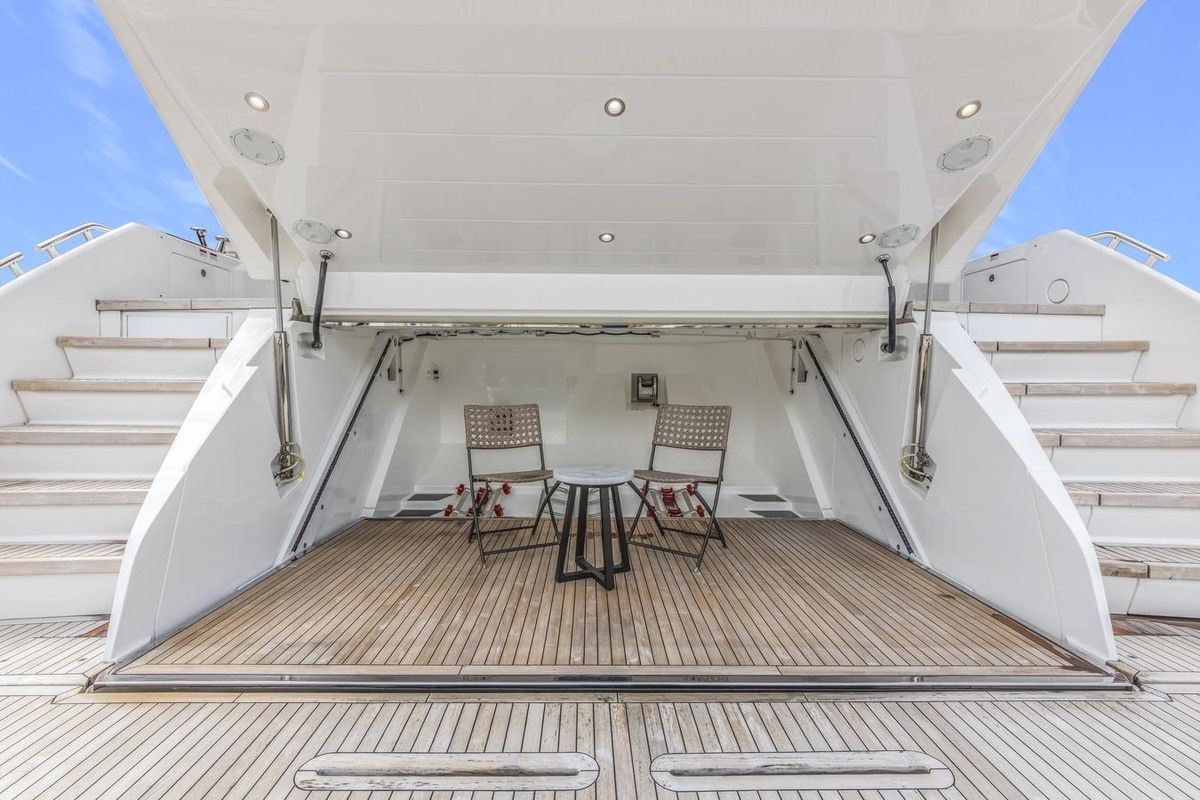 2024 Sunseeker 98 