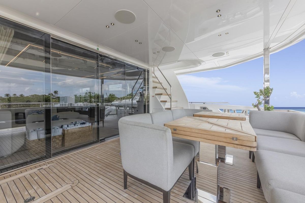 2024 Sunseeker 98 