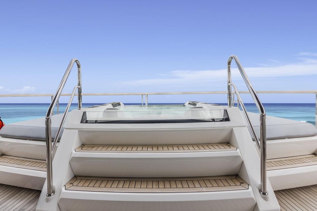 2024 Sunseeker 98 