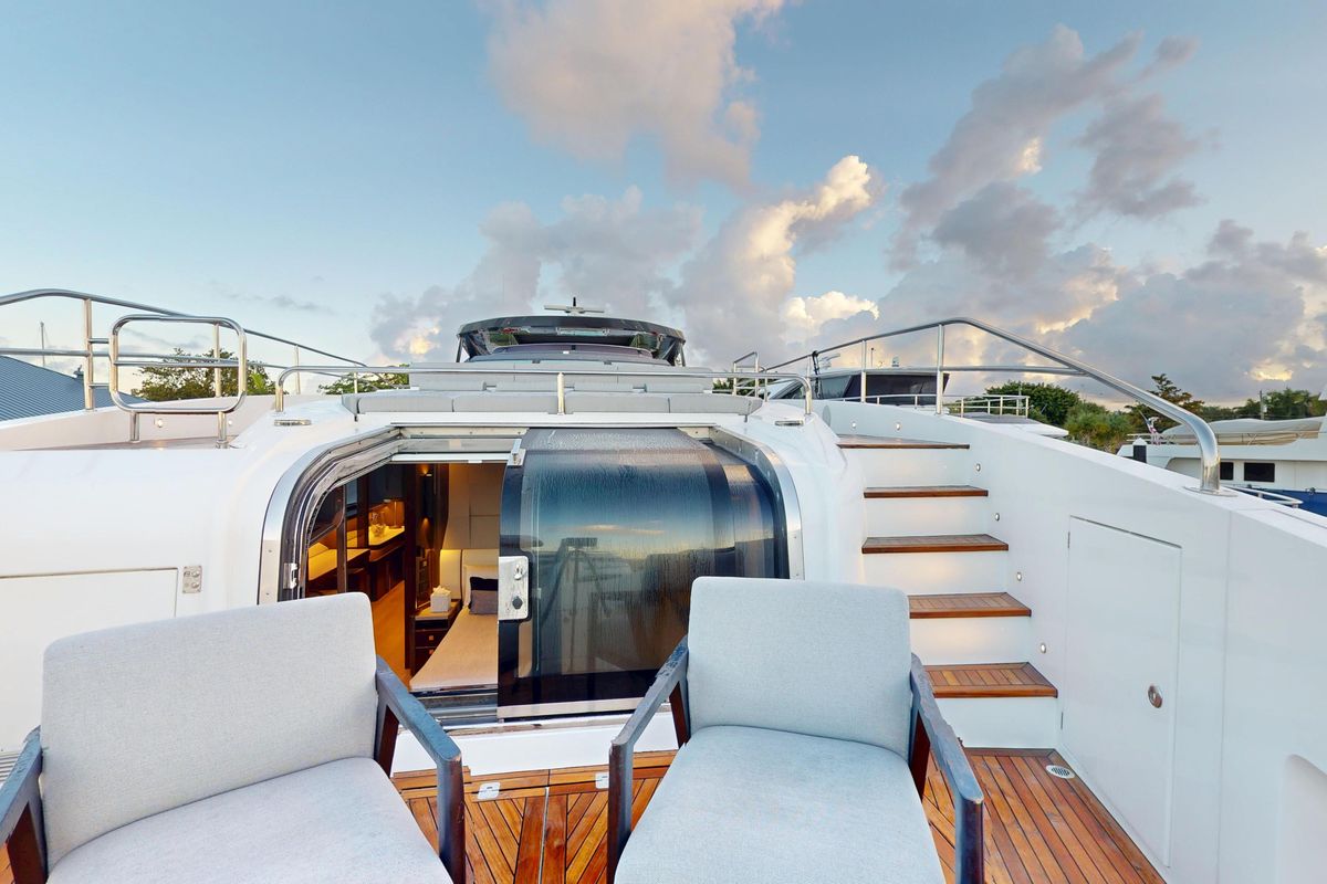 2024 Sunseeker 98 