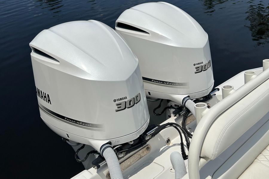 2020 Jupiter 32 HFS