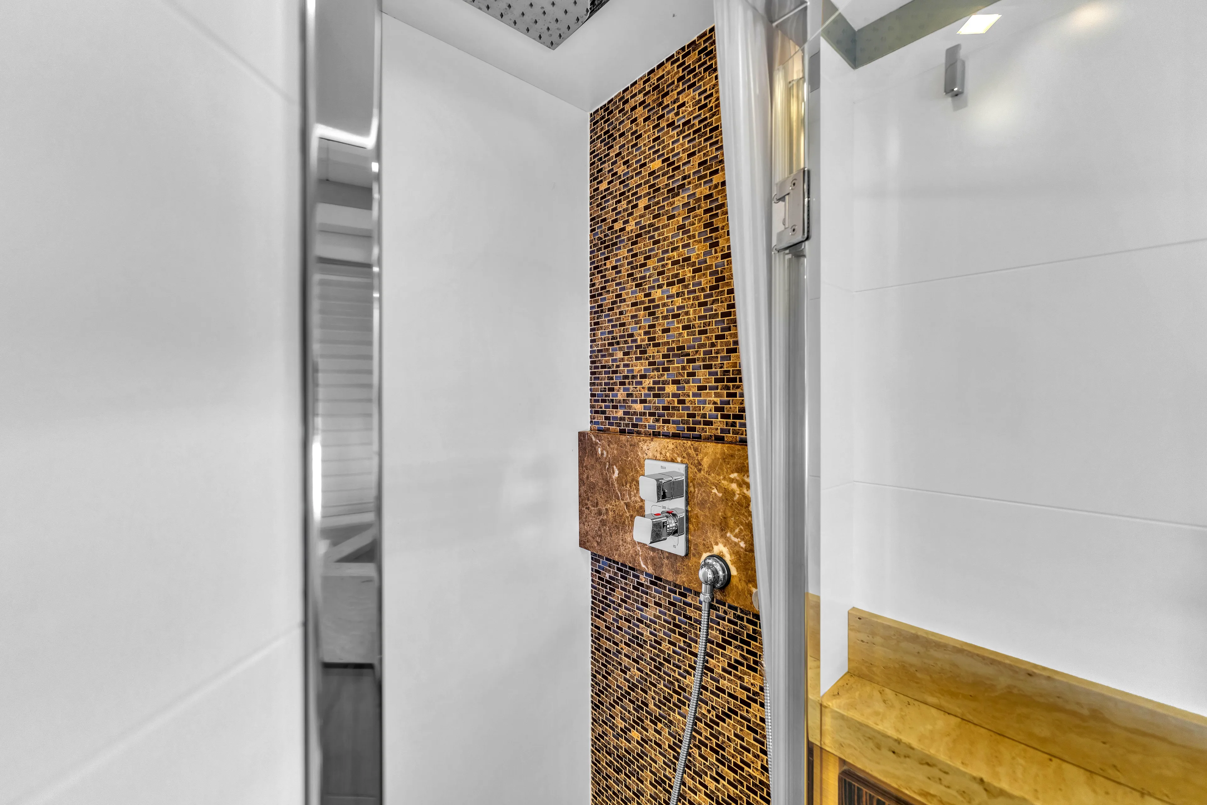 Greyt Escape Yacht Photos Pics 