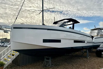 De Antonio Yachts D32