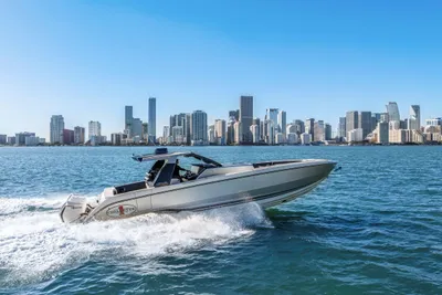 Cigarette 42 Auroris