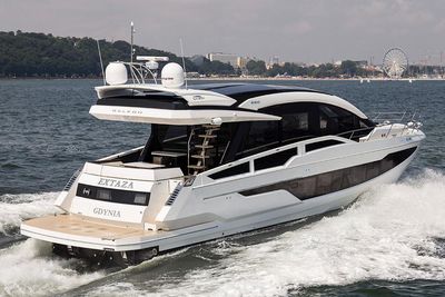 Yacht