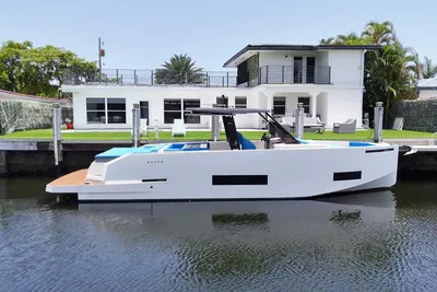 De Antonio Yachts D42