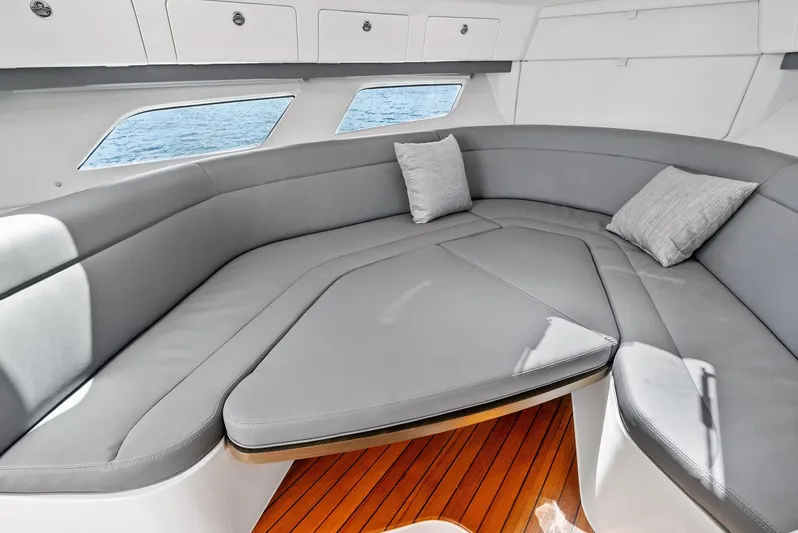 Tide Chaser Yacht Photos Pics 