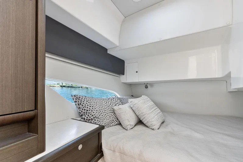 Tide Chaser Yacht Photos Pics 