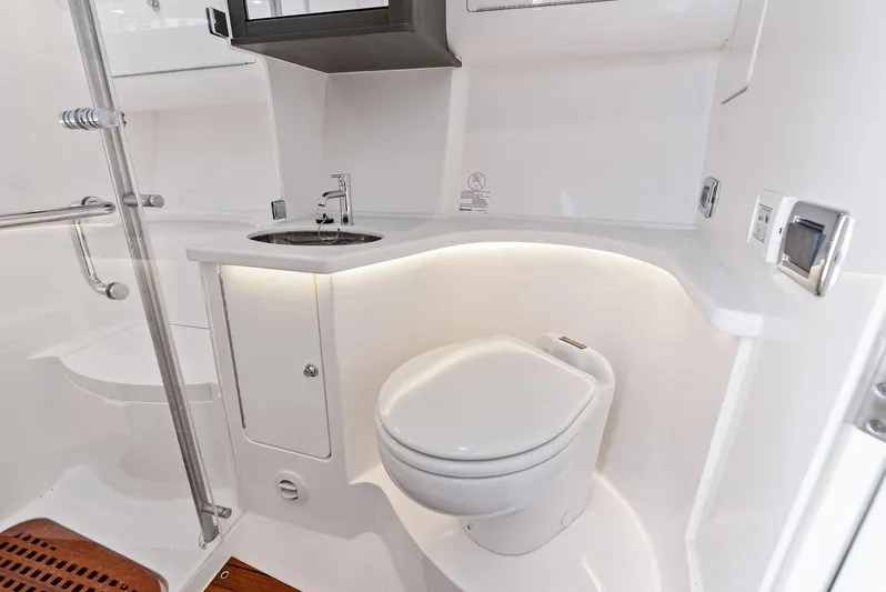 Tide Chaser Yacht Photos Pics 