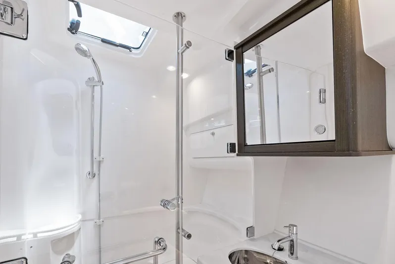 Tide Chaser Yacht Photos Pics 