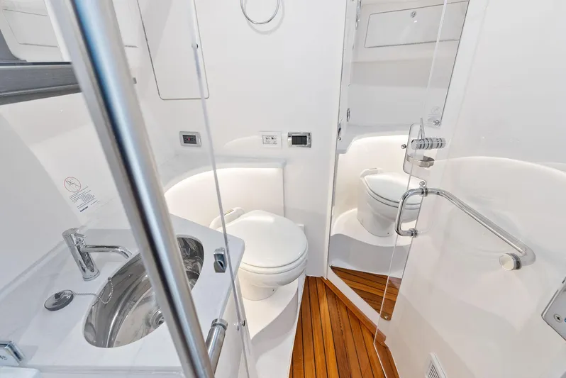 Tide Chaser Yacht Photos Pics 