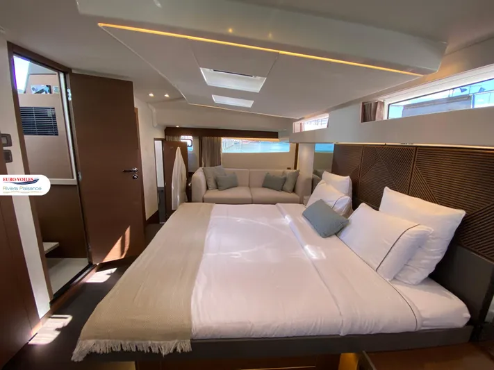 Escape Yacht Photos Pics 