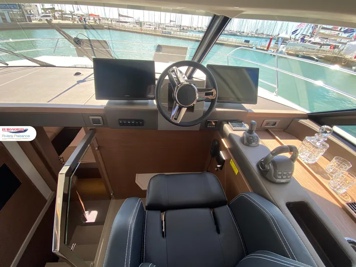 Escape Yacht Photos Pics 