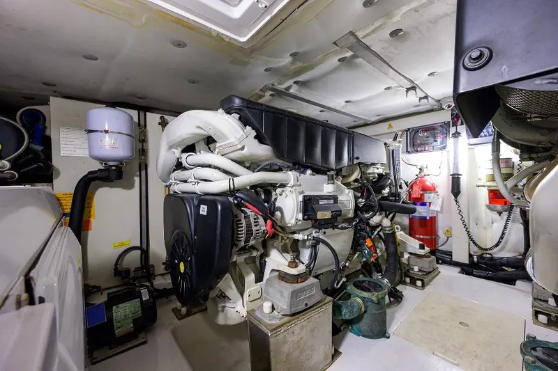 Vivere Yacht Photos Pics 