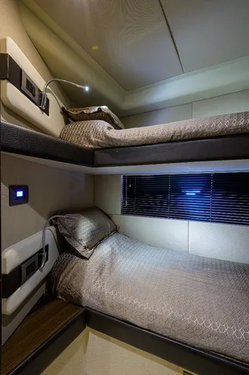 Vivere Yacht Photos Pics 