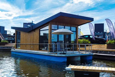 2025 Twin Butterfly Houseboat
