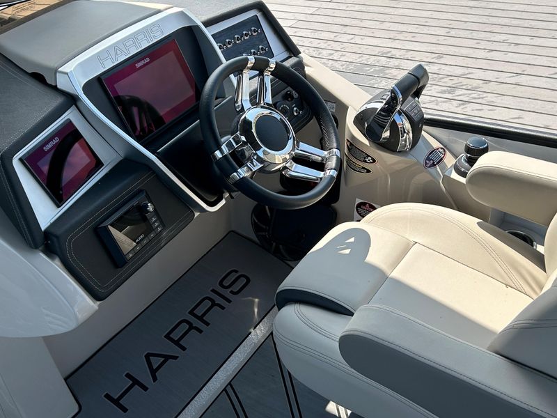 2020 Harris 250 Grand Mariner