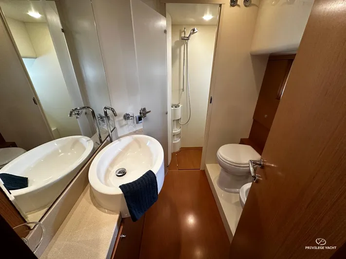 Ellion Yacht Photos Pics 