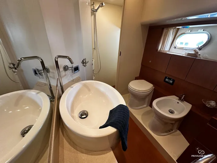 Ellion Yacht Photos Pics 