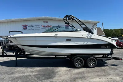 Sea Ray 260 SLX