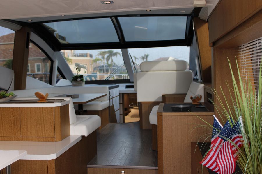 2019 Galeon 560 Sky