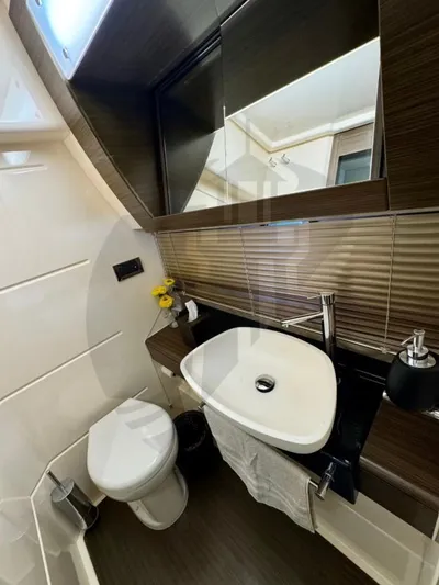 Saint George Yacht Photos Pics Luxurious bathroom in a 2015 Azimut 55S yacht.