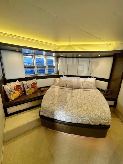 Saint George Yacht Photos Pics 