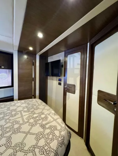 Saint George Yacht Photos Pics 