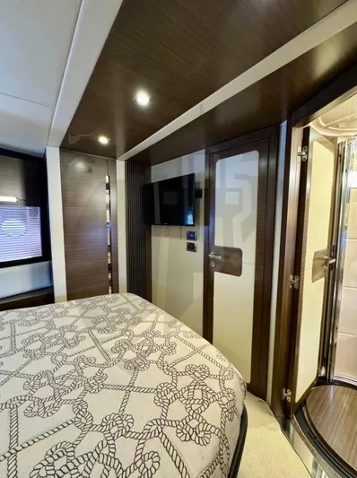 Saint George Yacht Photos Pics 