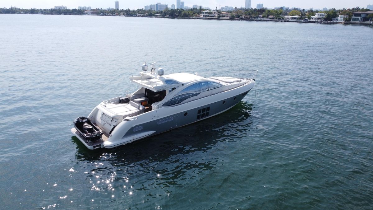 2007 Azimut 62 