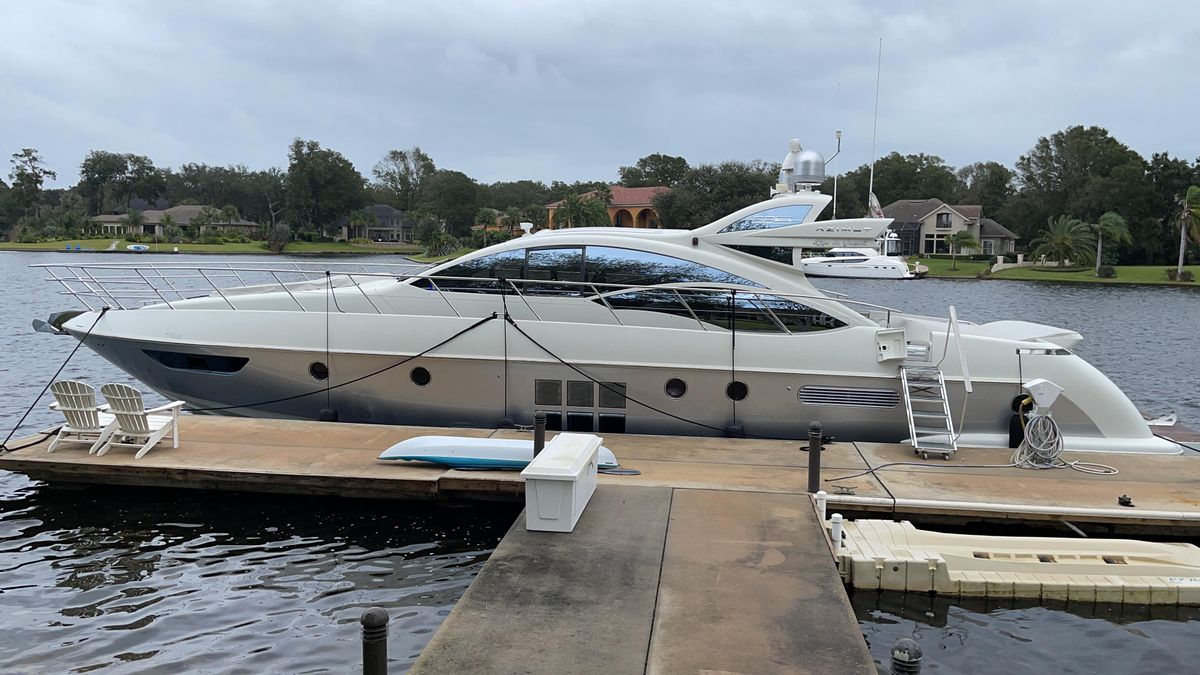 2007 Azimut 62 