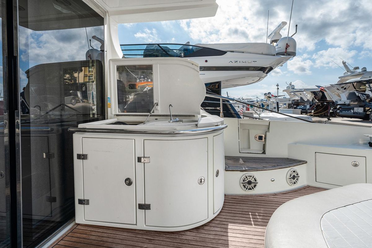 2007 Azimut 62 