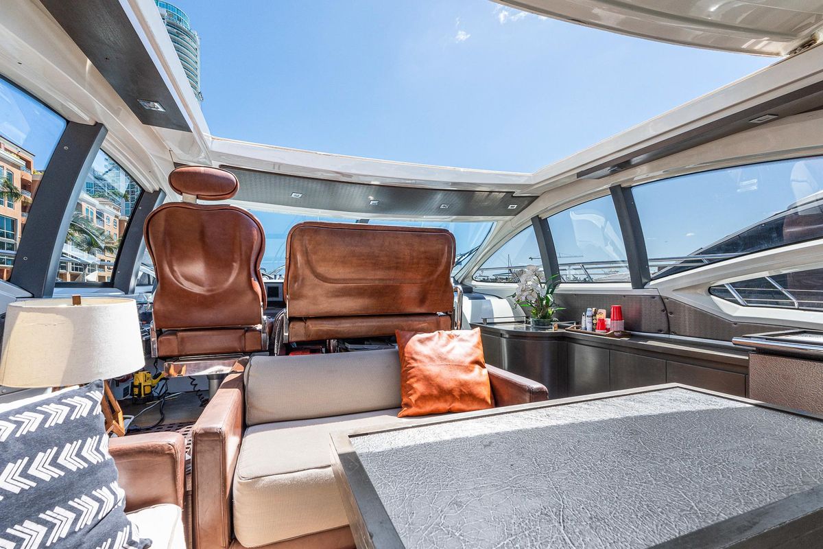 2007 Azimut 62 