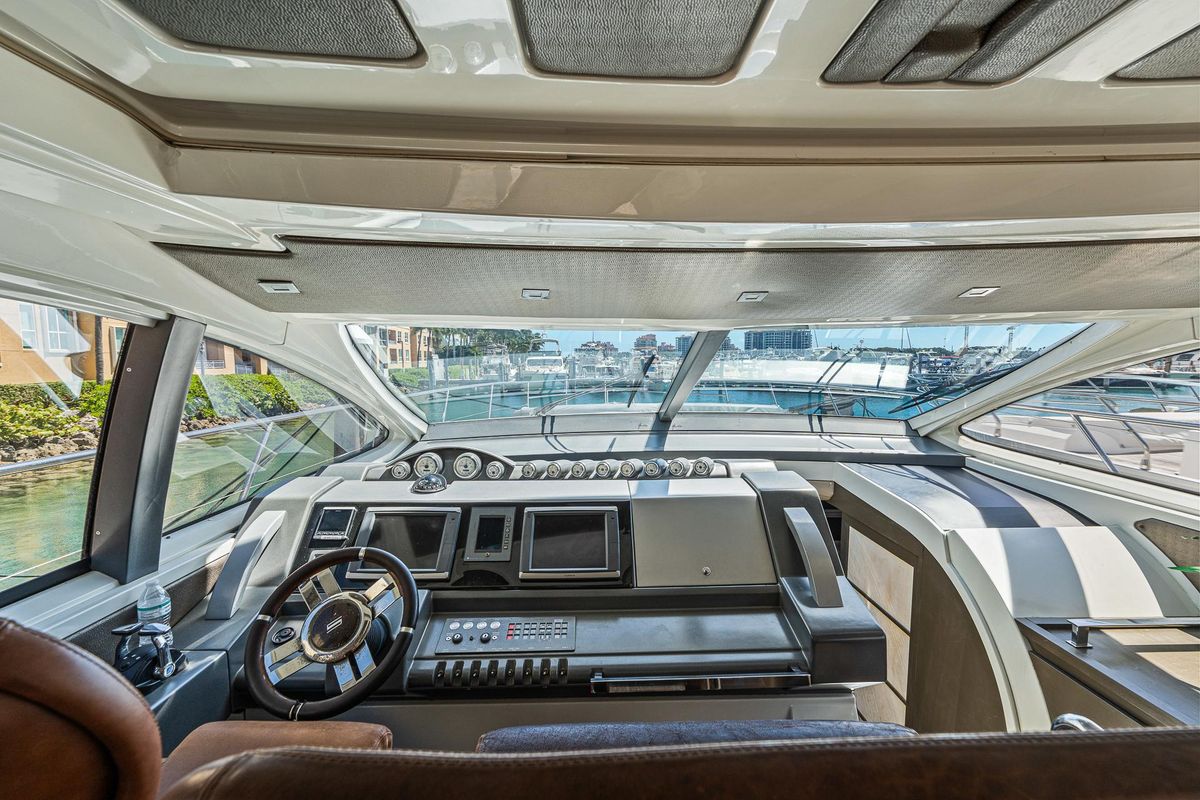 2007 Azimut 62 