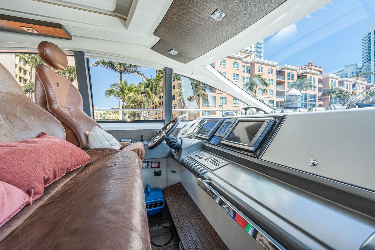 2007 Azimut 62 