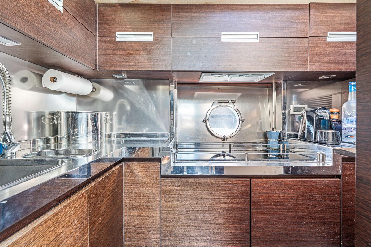 2007 Azimut 62 