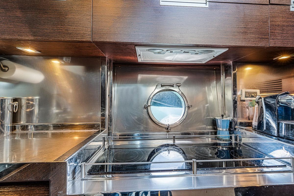 2007 Azimut 62 
